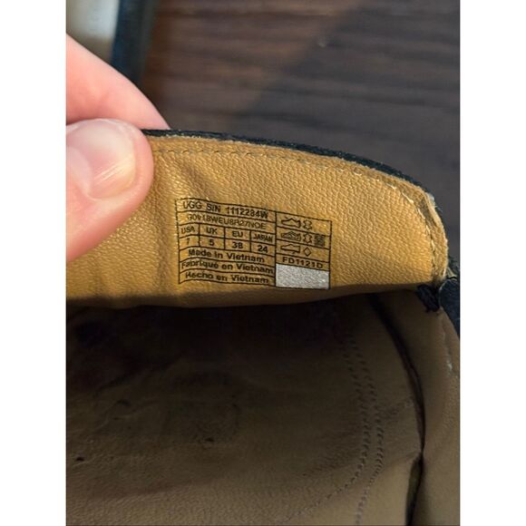 Ugg Eevon Black Loafers Gold Accents Suede 7 - Picture 5 of 5